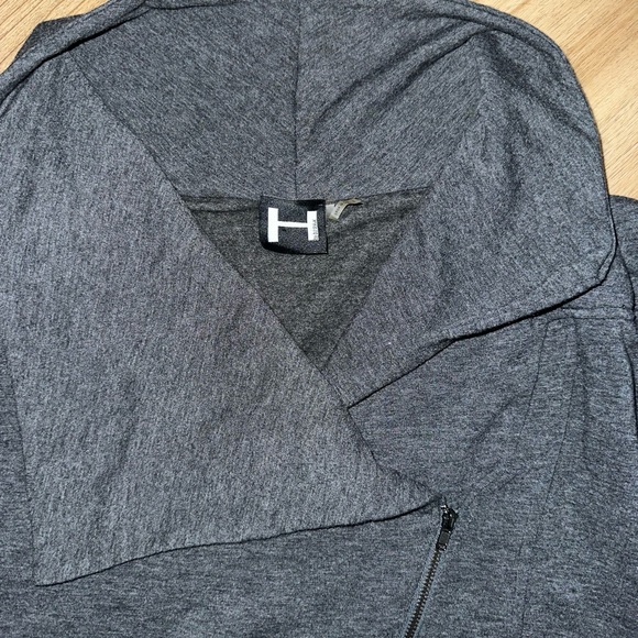 H by Bordeaux Gray Asymmetric S Sweater - Picture 5 of 8